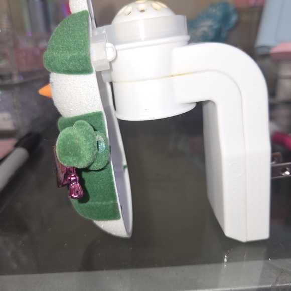 Wallflower Plug - Picture 2 of 4